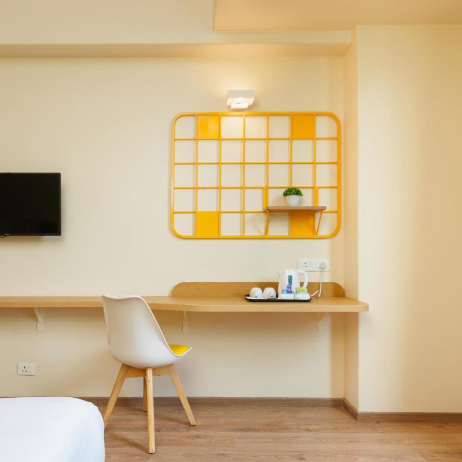 Bloom Hotel - Sector 62 Нойда Екстер'єр фото